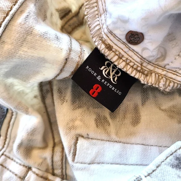 ROCK & REPUBLIC JEANS~NWOT ~🎊HP🎊 - Picture 3 of 8